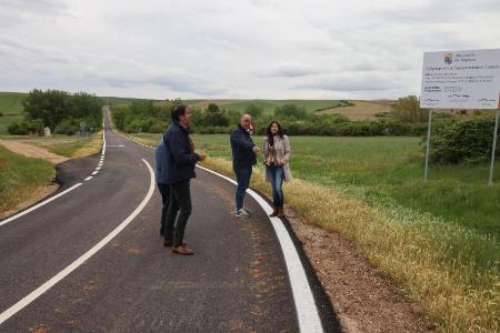 Imagen La Diputación invierte más de 175.000 euros en las obras de mejora de la carretera que conecta Valvieja y Francos, dentro del término municipal de Ayllón